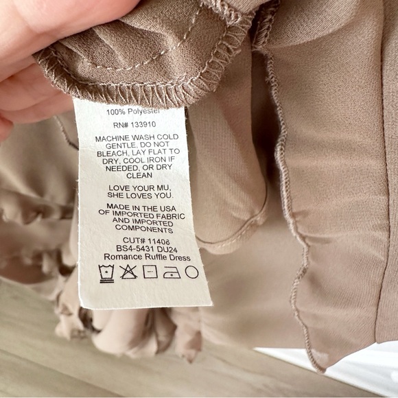 NEW Show Me Your Mumu Romance Ruffle Maxi Dress in Dune Chiffon sz XXL - Picture 9 of 9